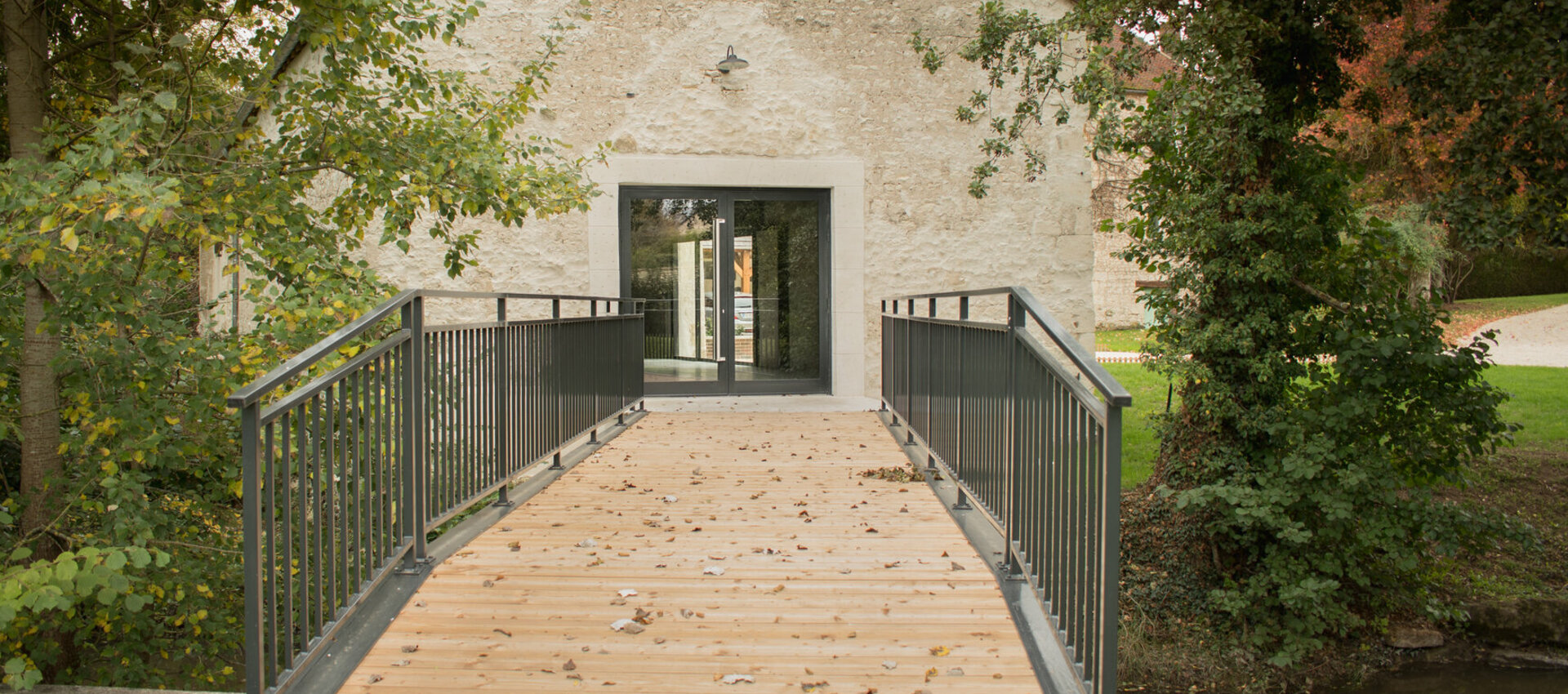 Moulin de Champlay - Yonne, à 5 kms de Joigny